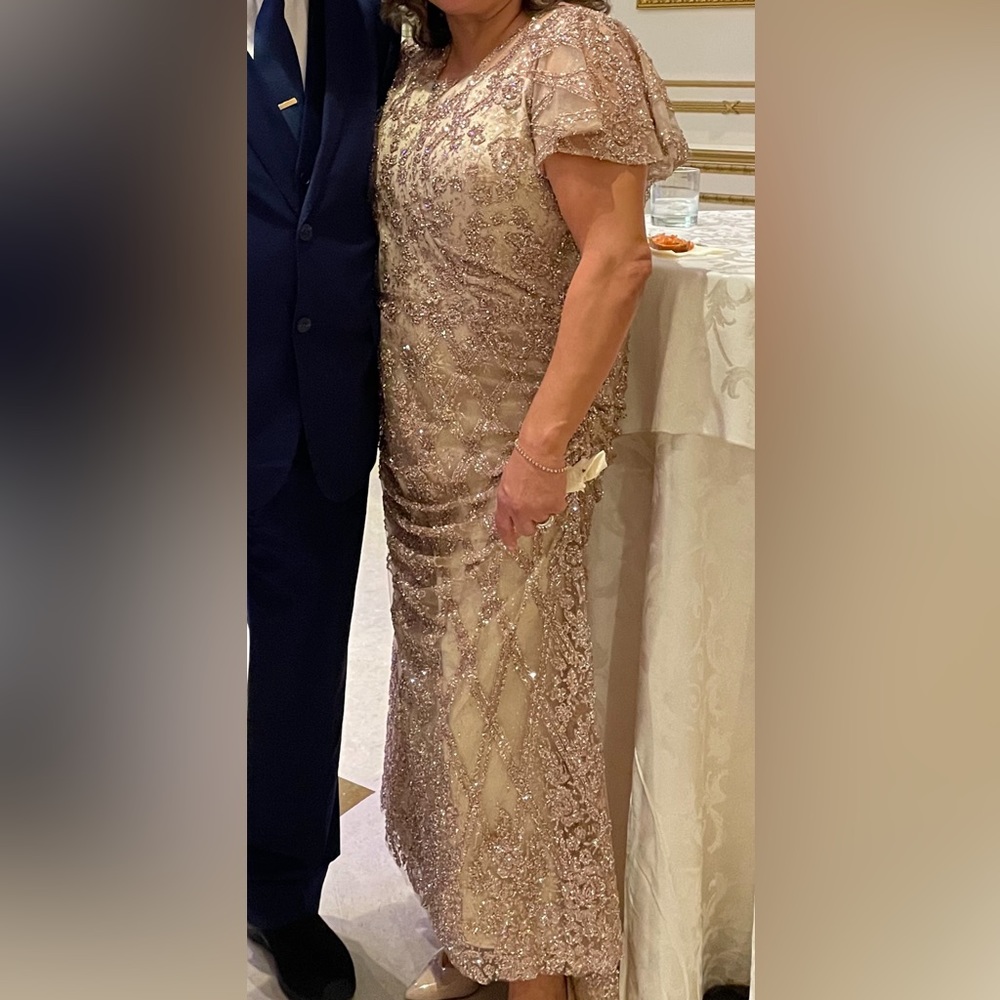 Gold Sparkle Dress Gem